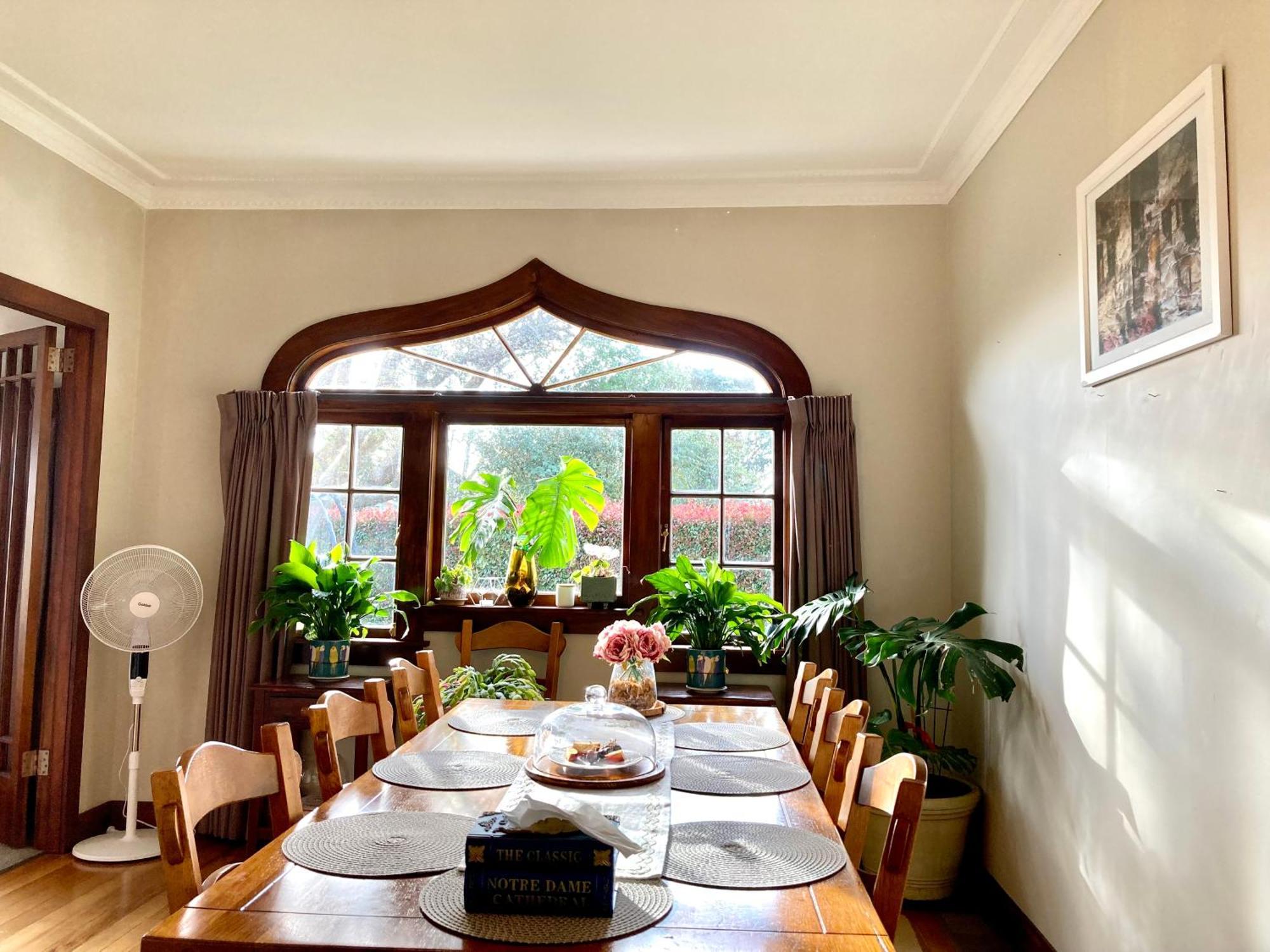 Homestay Spacious And Sunny Master Bedroom With Shared Bathrooms Auckland