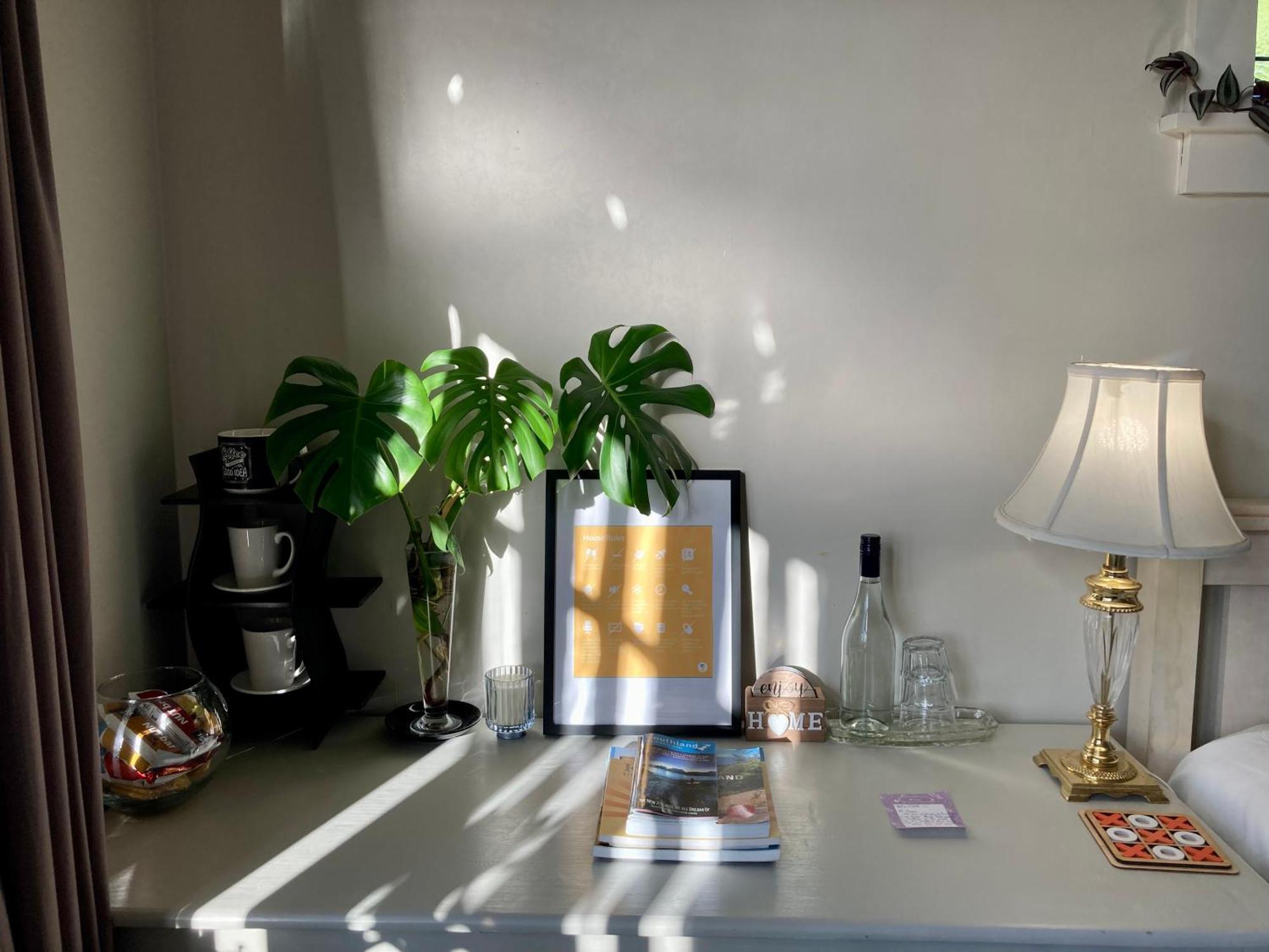 Homestay Spacious And Sunny Master Bedroom With Shared Bathrooms